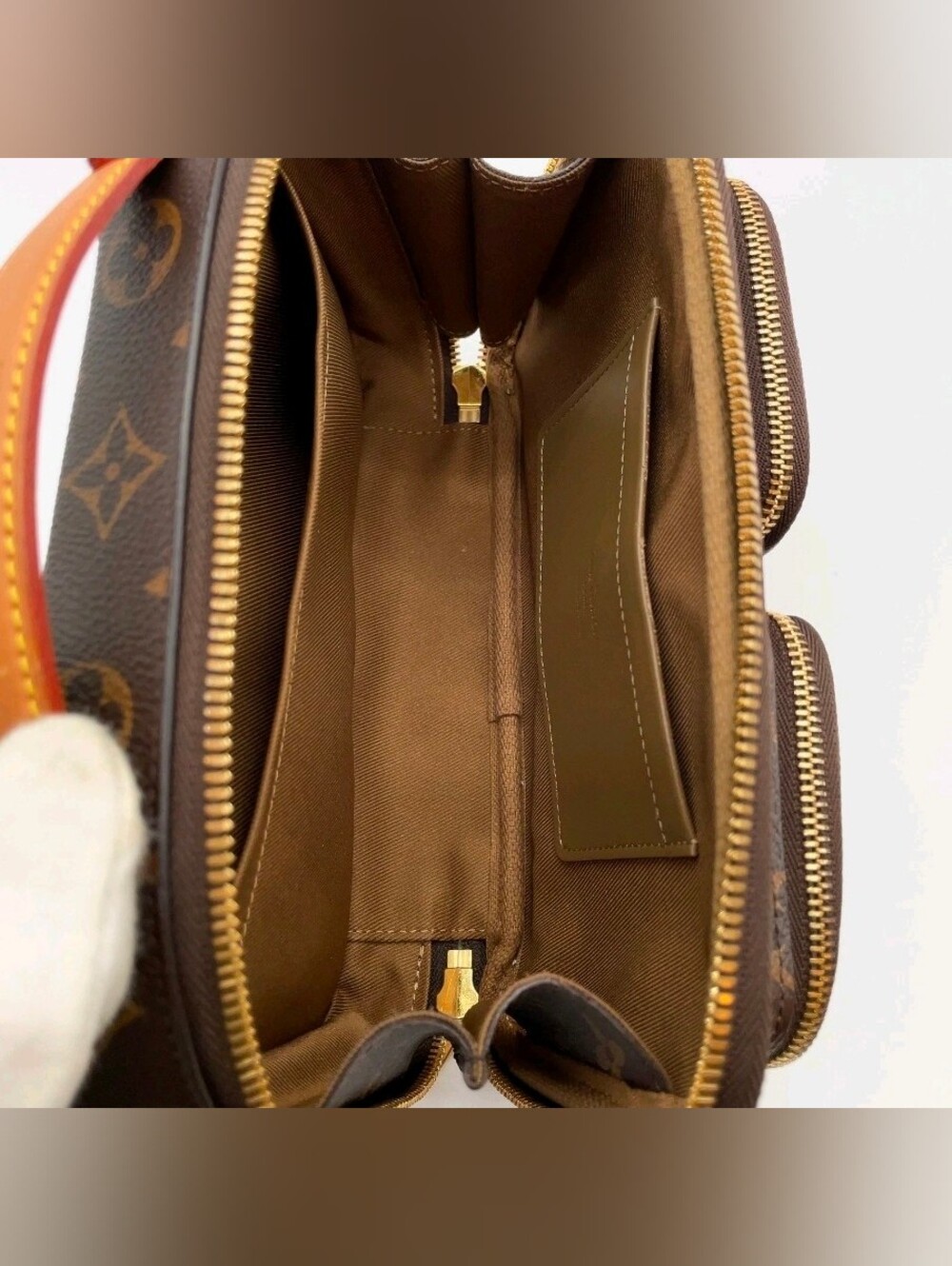Louis vuitton Monogram Utility Crossbody M80446 W/Box/Dustbag/Strap/Coin pouch - Picture 14 of 16